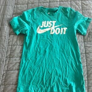 Men’s Nike tshirt